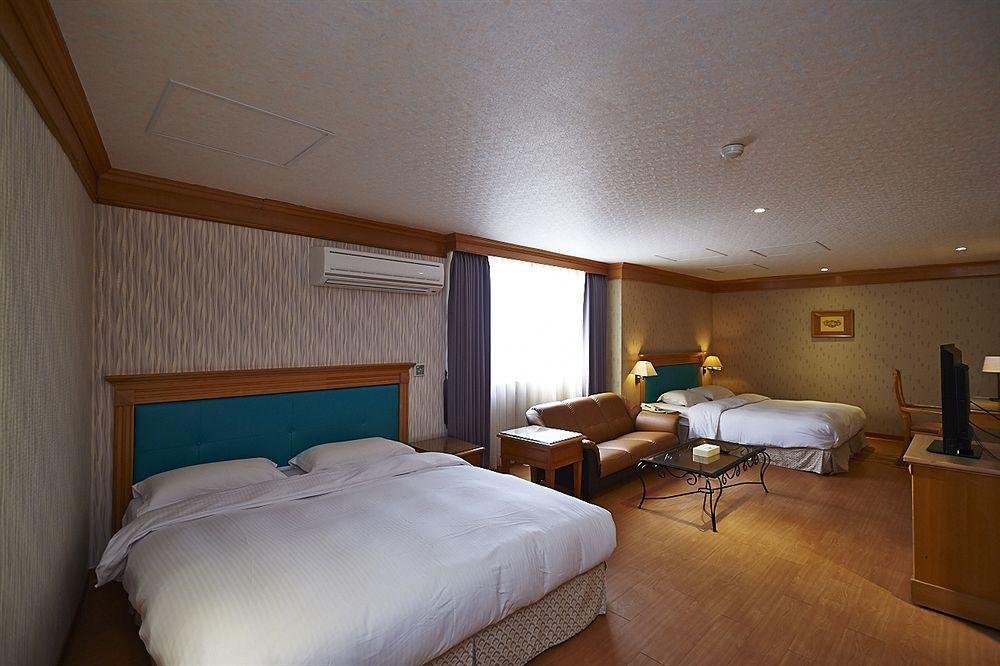 European Castle歐堡商務汽車旅館有限公司 Xinying Exteriör bild