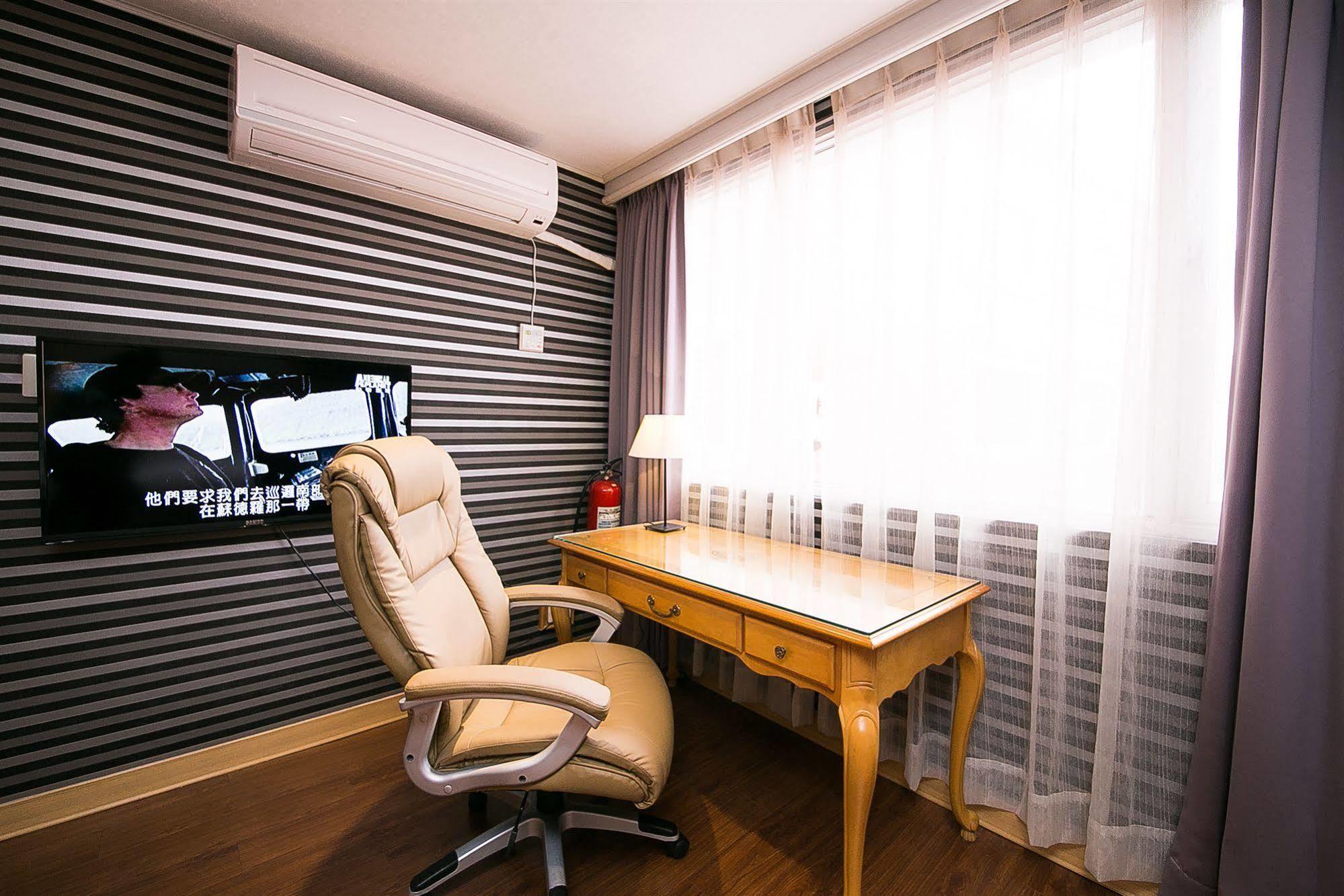 European Castle歐堡商務汽車旅館有限公司 Xinying Exteriör bild